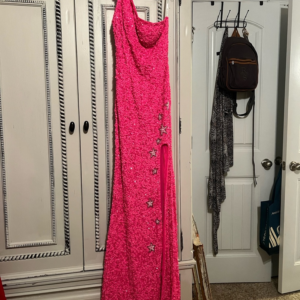 Formal gown. Size 2 and no alterations were made